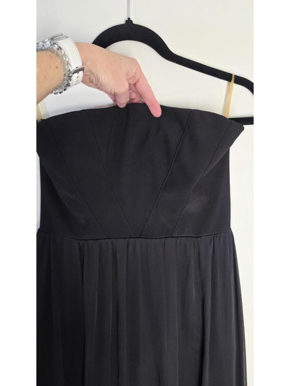 Elegant Black Strapless Evening Dress with Sheer Lace Hem